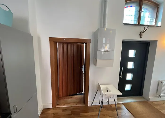 Ehemalige Kirche In Neuem Glanz * Oranienbaum-Wörlitz